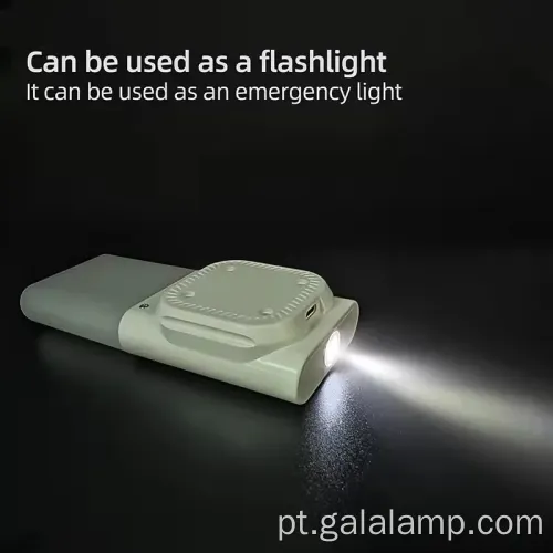 Luz ativada por movimento com carregamento USB embutido